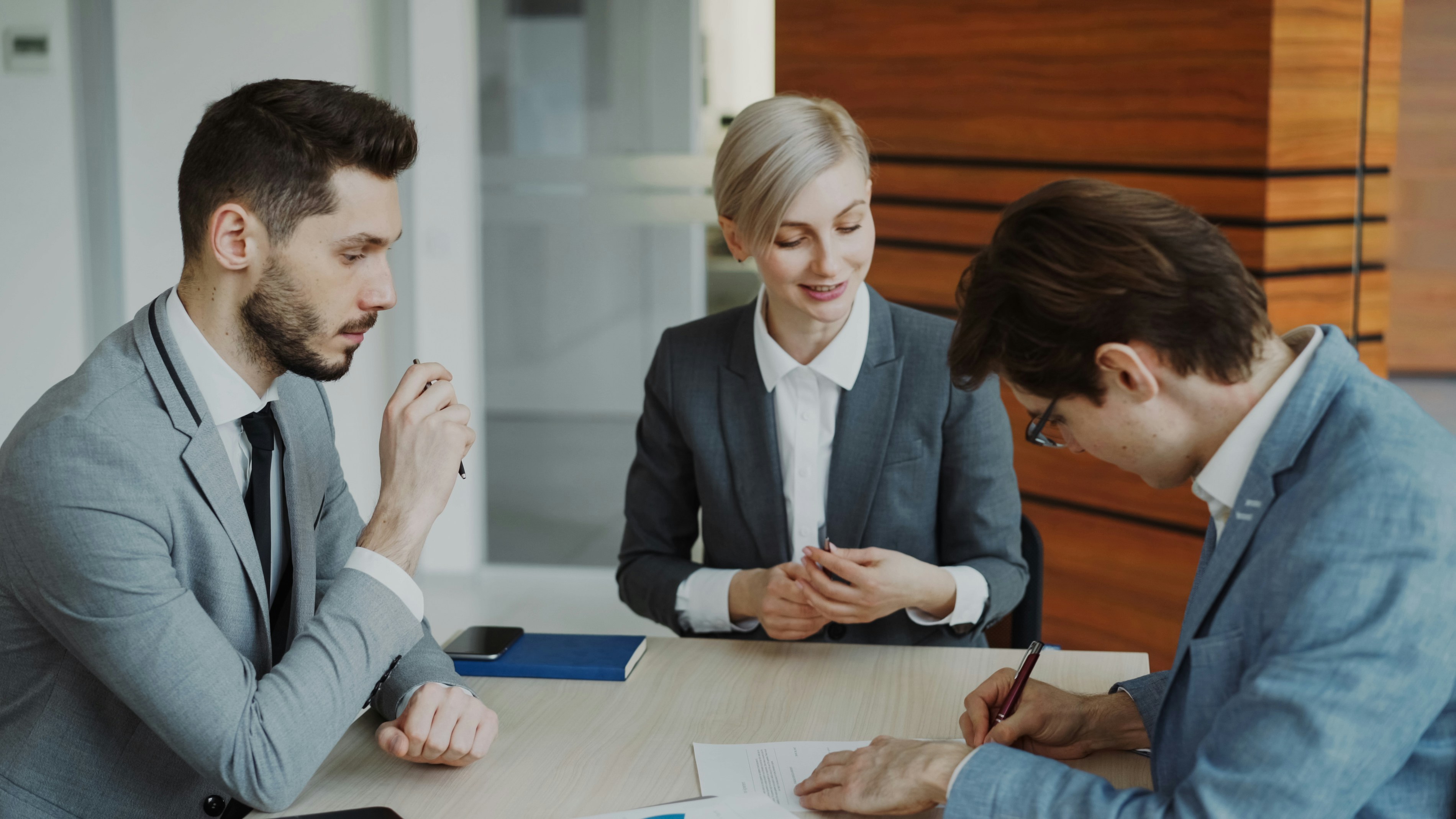 Commercial and corporate law services in Bahrain